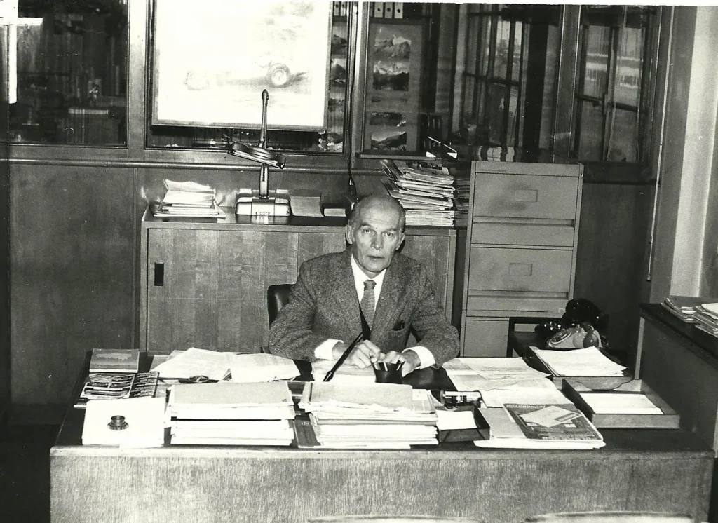 Who designed Alfa Romeo's V6 engine? Giuseppe Busso
