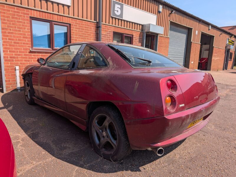 Fiat Coupe 20V Turbo breaking at italicar
