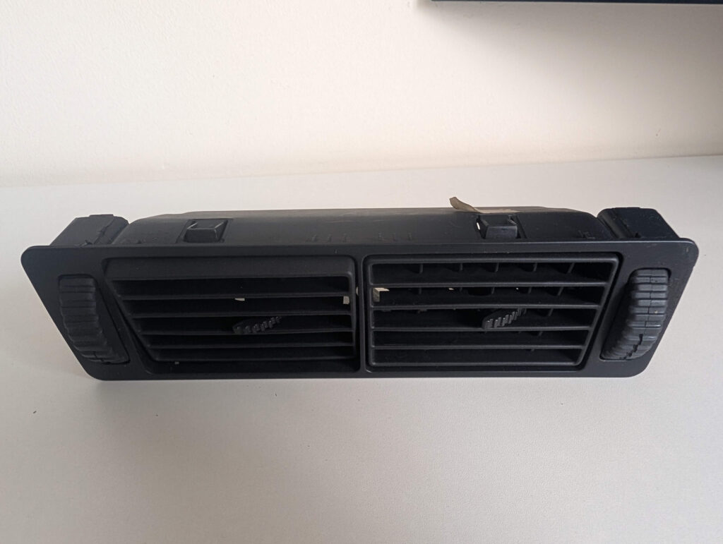 Fiat Coupe 20V / 20V Turbo heater vents 25303060